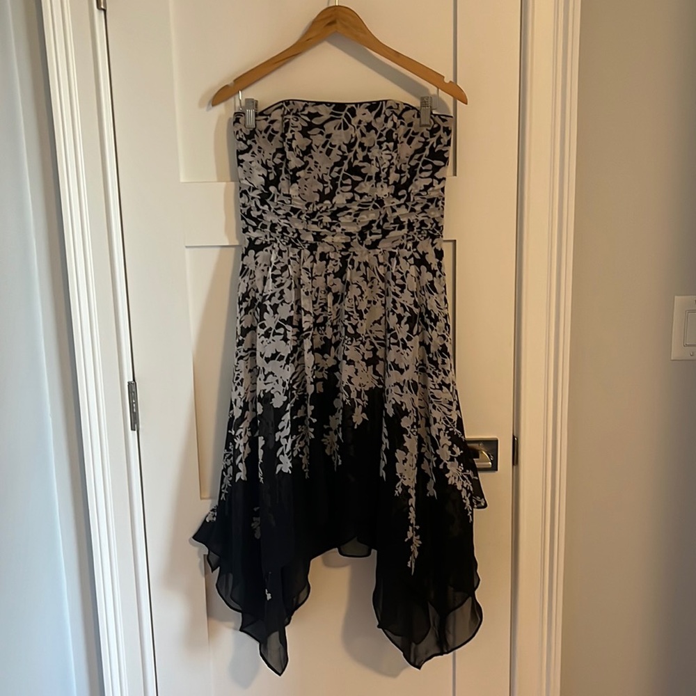 White House Black Market White and Black Print Handkerchief Dress - Size 4